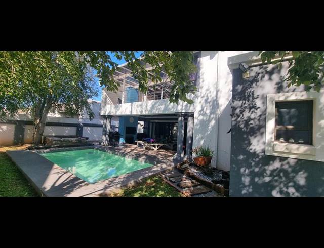 6 BEDROOM HOUSE FOR SALE IN HEUWELSIG ESTATE